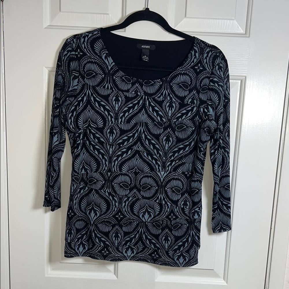 Alfani Gray and Silver Fitted 3/4 Sleeve Blouse